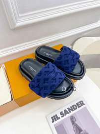 Picture of Louis Vuitton Slippers _SKULVcoloursz38-45ZX0118373